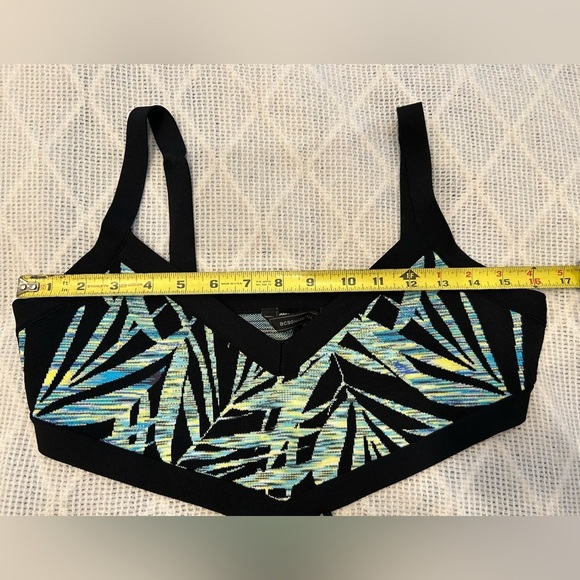 BCBG Max Azria Elyzabethh Tropical Bandage Dress. Size medium - Picture 10 of 15